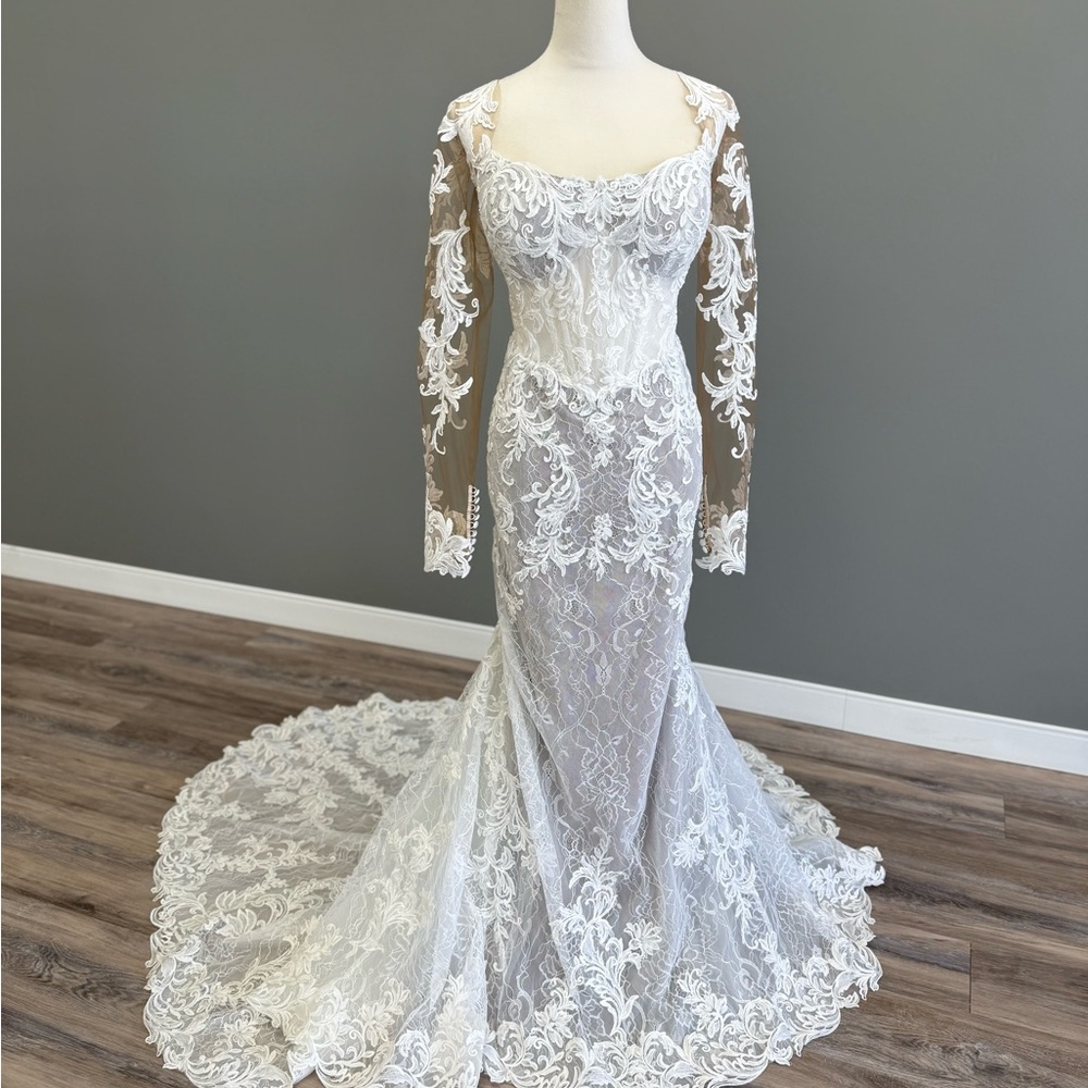 Essense of Australia Wedding Dress D4172
